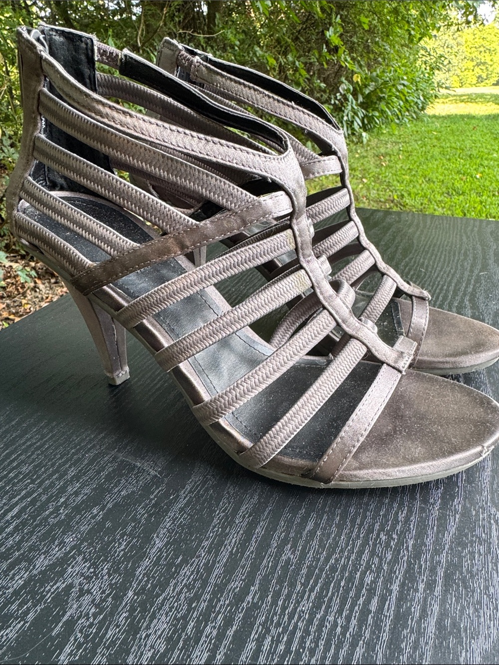 Kenneth Cole Strappy Metallic Gray Heeled Sandals